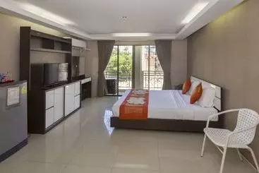 Отель Royal Bombay Suites