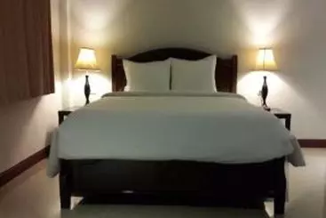 Hotel Apichada Villa