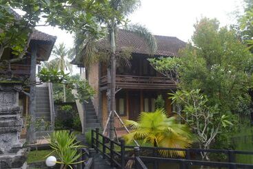 ホテル Kangkung Cottages