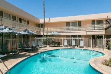 Hotelli La Jolla Riviera Inn