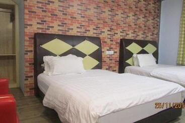 בית מלון כפרי Zamburger Bentong