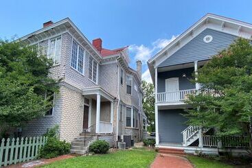 مبيت وإفطار The Queen Anne Inn