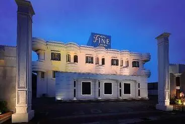 בית מלון כפרי Fine Garden Suzuka