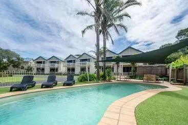 فندق على الطريق Boathouse Resort Studios And Suites