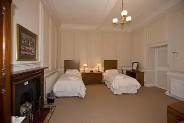 بنسيون Thorns Hall