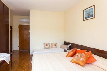 פנסיון Villa Malfi