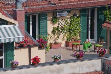 تختخواب و صبحانه Tetto Fiorito