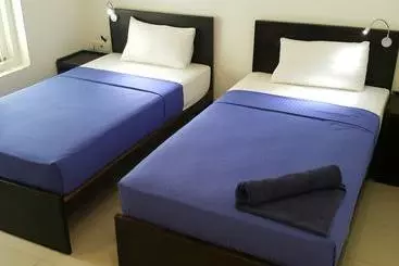 Hangover Hostels Seeduwa