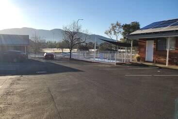 Hotel Roydons Motor Inn