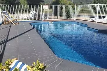 فندق Roydons Motor Inn