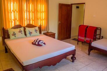 فندق Sakura Villa Bentota
