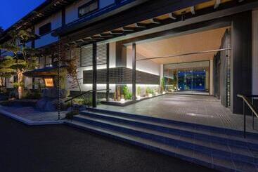 בית מלון כפרי Ooedo Onsen Monogatari Premium Koshinoyu