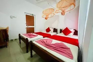 ペンション Rock Cascade Tourist Home &cookery School