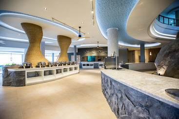 فندق Crest Resort & Pool Villas Sha Extra Plus