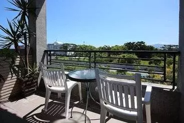 تختخواب و صبحانه Pine Sea And Flower Hostel