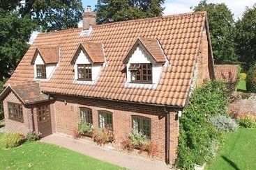 مبيت وإفطار The Old Pear Tree