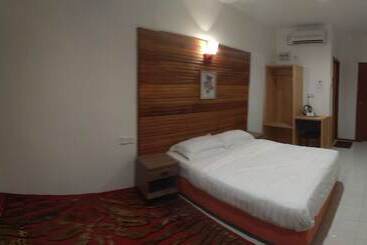 Отель Arung Hayat Semporna Resort