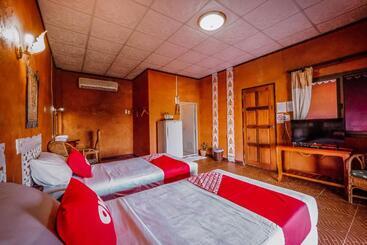 בית מלון כפרי Chiangsangoldenland Resort 2