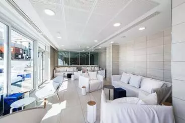 酒店 Golden Tulip Marseille Euromed