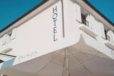 هتل Heritage Forza