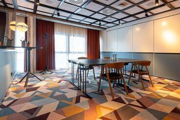 هتل Ellery Beach House