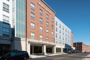 فندق Hampton Inn & Suites Worcester