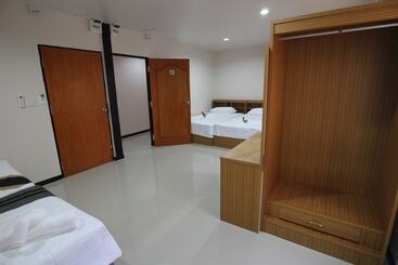 Pensió B Place Guesthouse