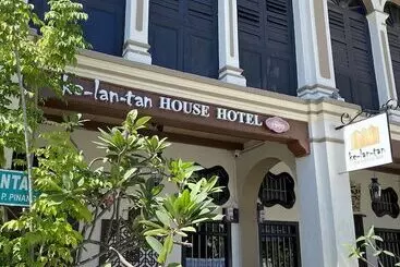 ペンション Kelantan House