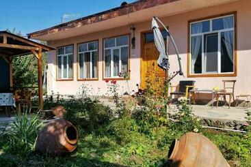 پانسیون Tatev Guest House