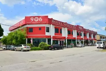 هتل 906  Airport Melaka