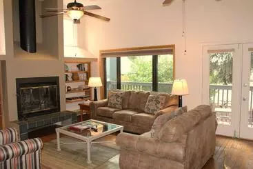 آپارتمانهای توریستها Shadow Mountain Lodge