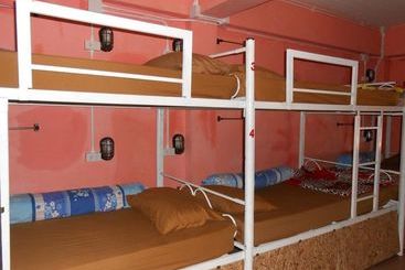 The Living Place 1 Hostel