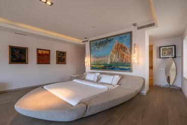 Casa Dell Arte Hotel Of Arts & Leisure