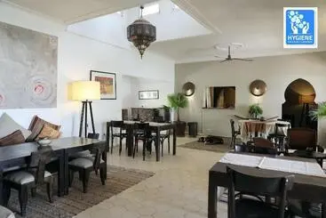 ホテル Le Petit Hôtel Du Flouka