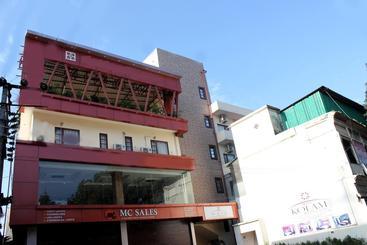 Hotel Oyo Rooms Railway Station Raja Road 1