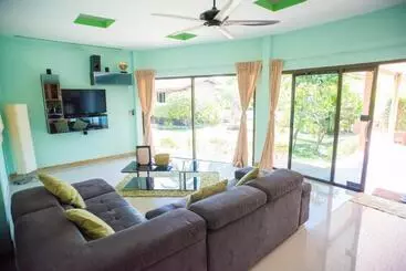 Szálloda Phangan Beach Resort