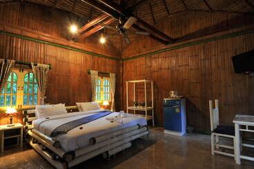 Hotel Reewa Waree Resort