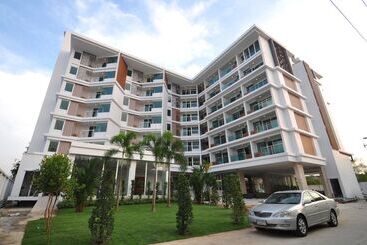 Отель Vareena Palace