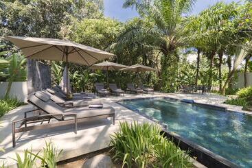 ツーリストアパートメント Villa Kouru By Exotiq Villa Holidays