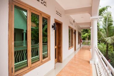 تختخواب و صبحانه The Nest Rugando