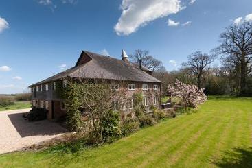 ベッドアンドブレックファースト Field Green Oast