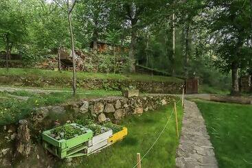 Turistlägenheter Cabañas De Madera Sanabria