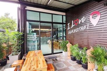 בית מלון כפרי Happy Guesthouse Bungalow