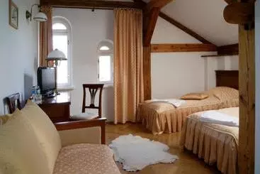 ホテル Folwark łochów