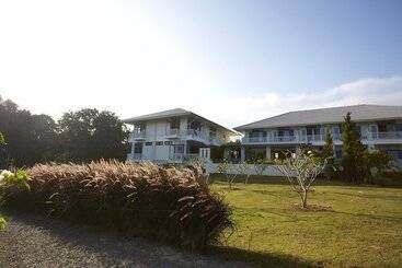 בית מלון כפרי Santosha Health & Lifestyle Resort