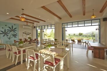 בית מלון כפרי Santosha Health & Lifestyle Resort