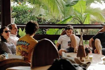 בית מלון כפרי Surf Synergy All Inclusive Surf Retreat