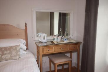 ペンション Inglestone House Guest House