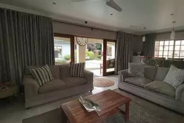 ペンション Rene S Guest House