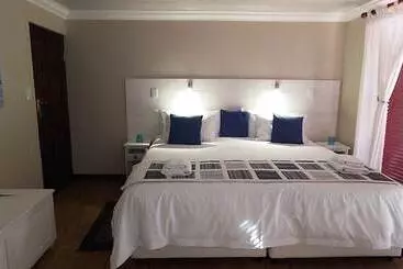 Majatalo White Shark Guest House